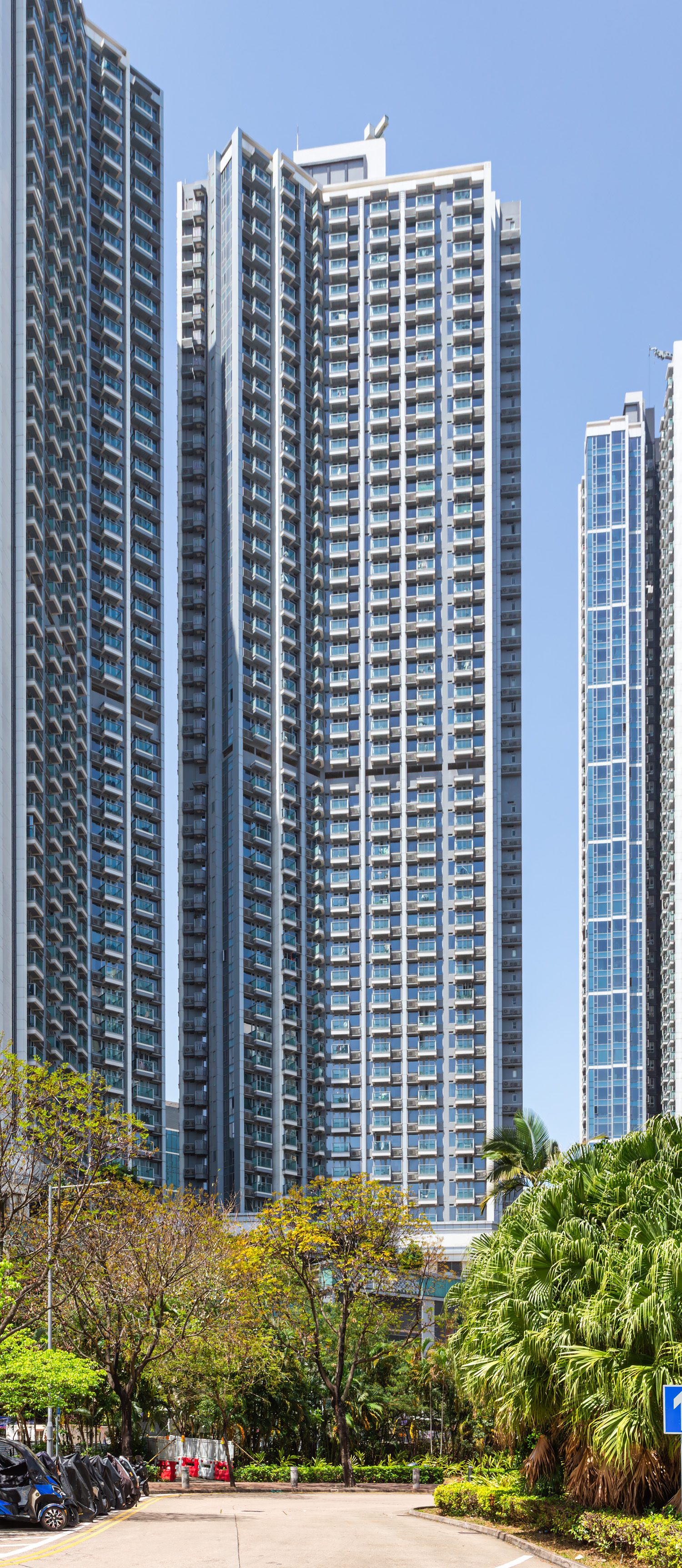 Cullinan West Tower 2, Hong Kong - View from the east. © Mathias Beinling